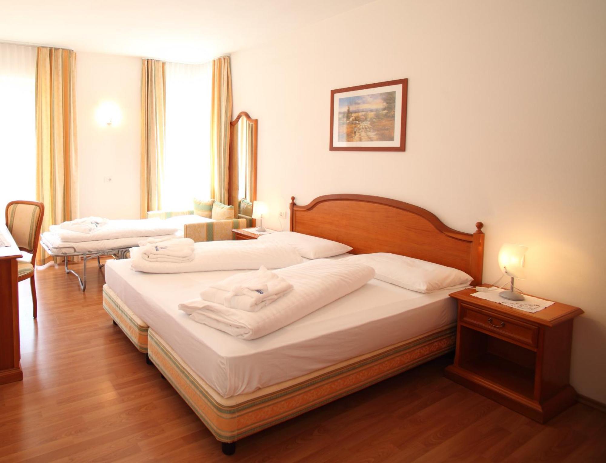 Hotel Bad Salomonsbrunn อันแตร์แซลวา ดิ เมซโซ ภายนอก รูปภาพ